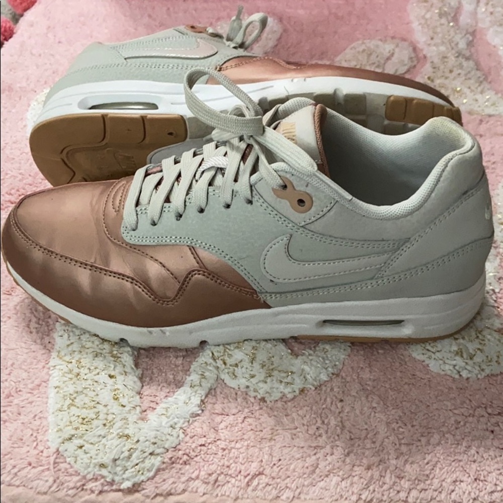 Nike air sneaker